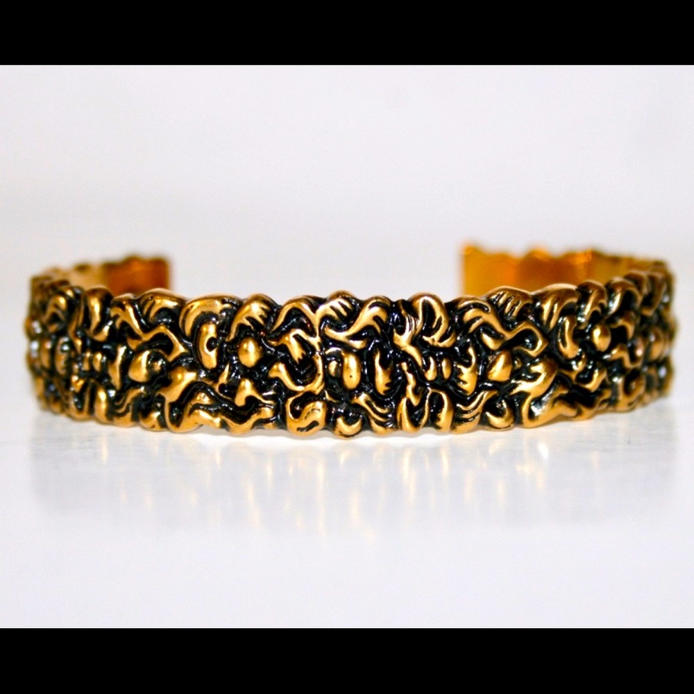 Authentic Unisex Gucci Gold Lion Mane Textured Cuff Bracelet